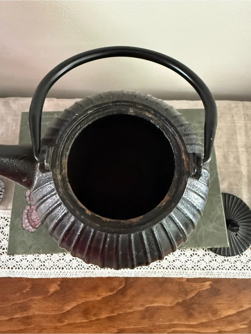 Black Cast Iron Ribbed Teapot with Handle